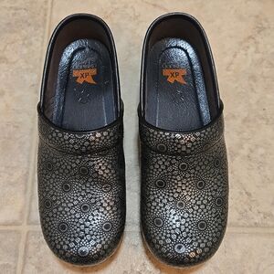 Dansko Clogs Xp Size 38